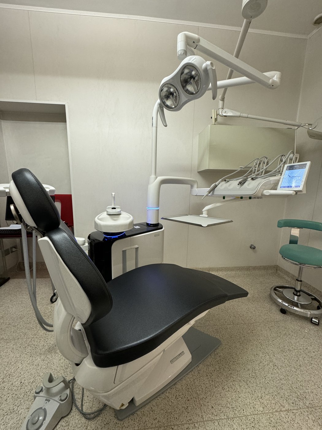 Installazione DTS Marche in uno studio dentistico